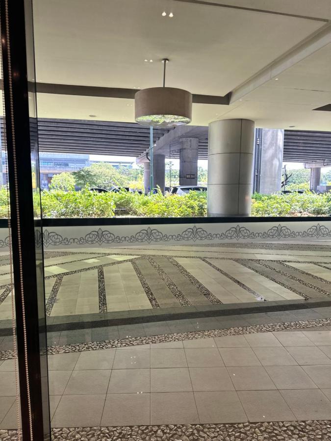 81 Newport Condominium Cluster 5 3A By Rechelle Nunag Pasay Exterior foto